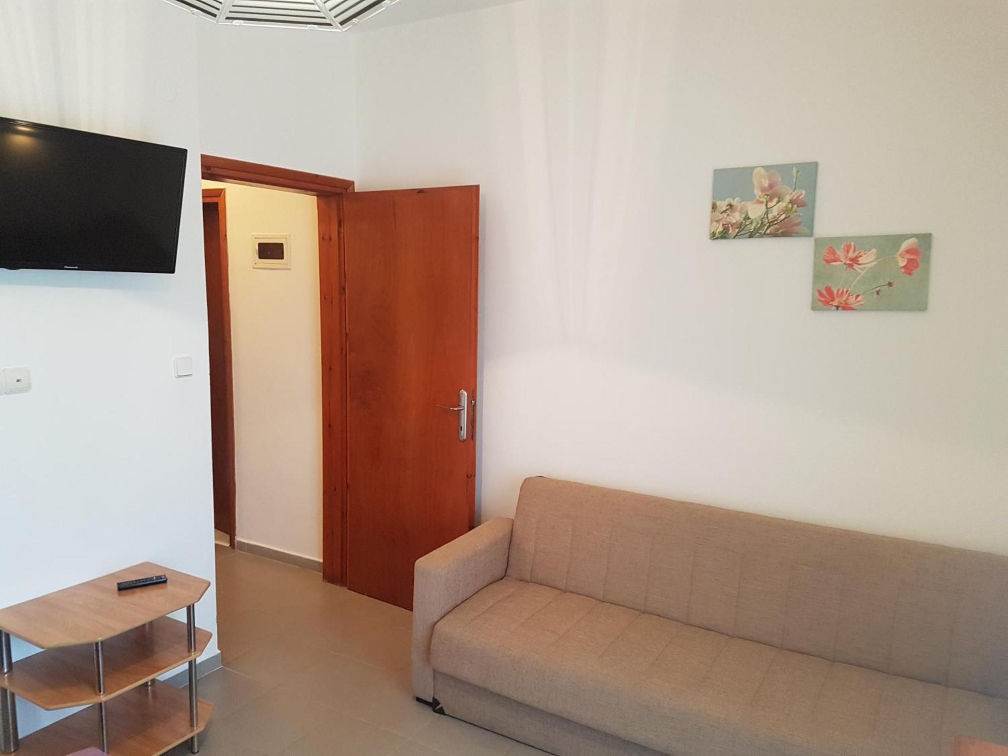 ホテル Itamos House ブアブロウ 部屋 写真